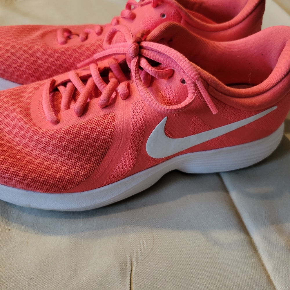 Nike Women's Size 7.5